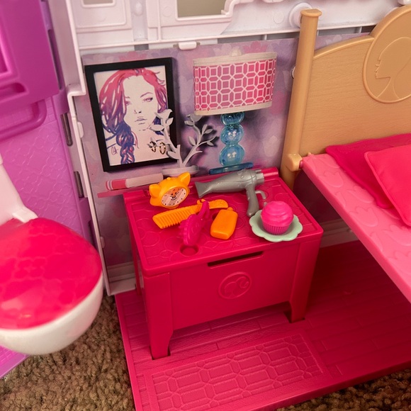 Barbie folding house with handle - Picture 3 of 5